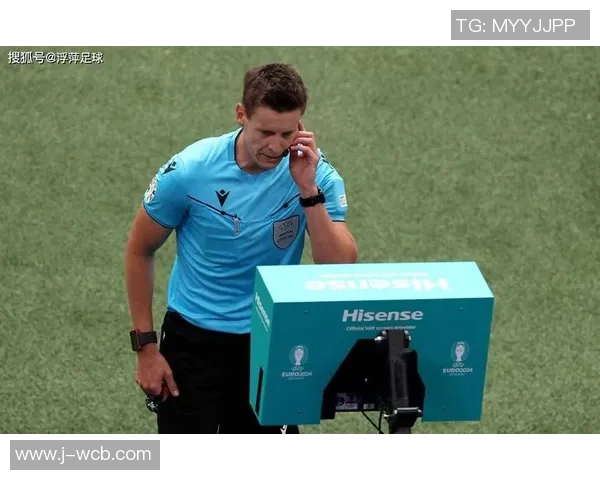 足球点球判罚的争议与影响解析如何更好地理解和应用这一规则